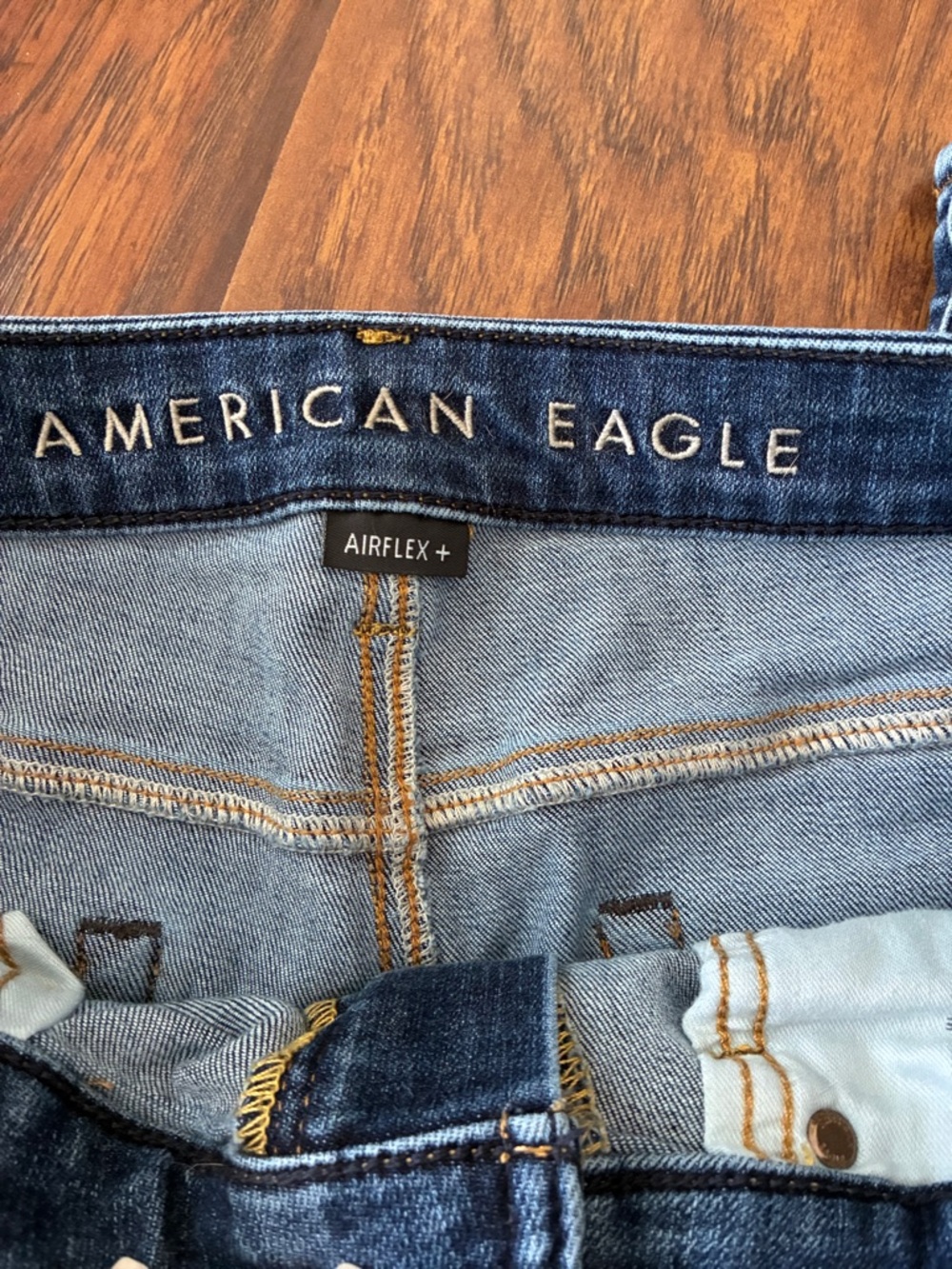 American Eagle Outfitters Men’s Medium Blue Slim Straight Jeans with Tan Patch - Picture 4 of 6